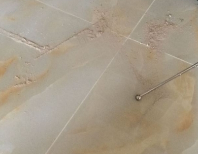 金秀瓷砖空鼓维修公司分享粘合剂选择不当在瓷砖铺贴过程中可能导致以下问题